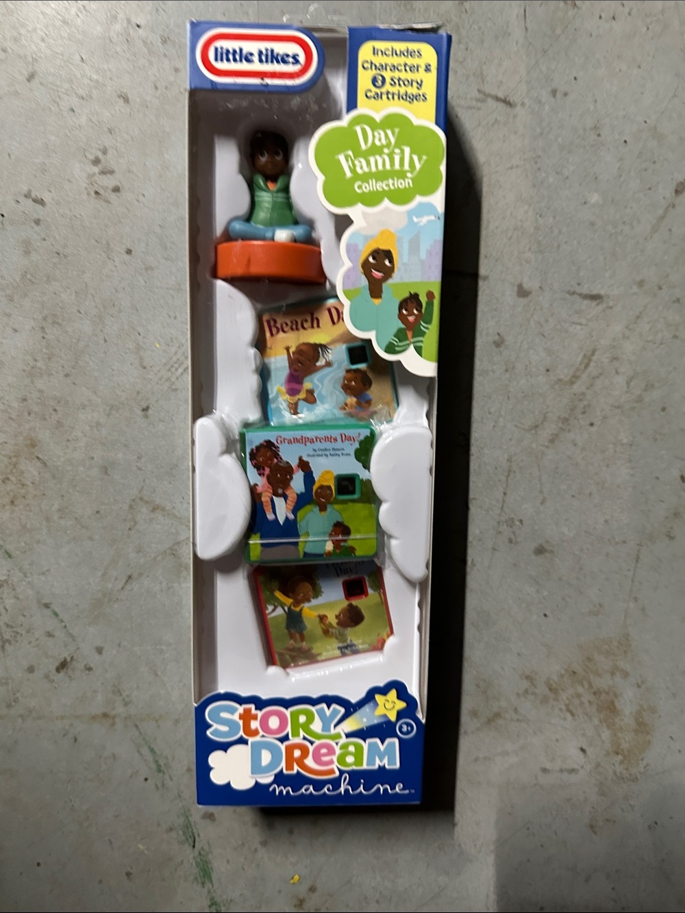 Little Tikes Story Dream Machine 3 stories & character